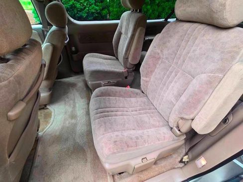 Used 2001 Toyota Sienna XLE image 13