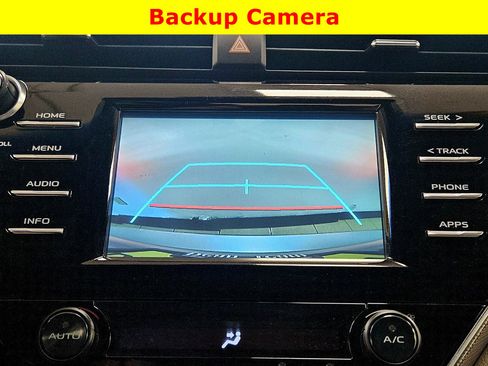 Used 2018 Toyota Camry SE image 20