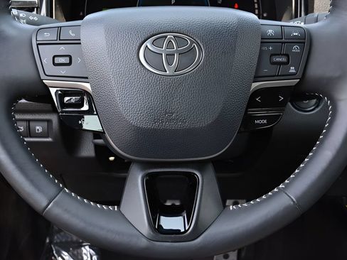Certified 2025 Toyota Camry SE w/ Convenience Package AWD/4WD image 28