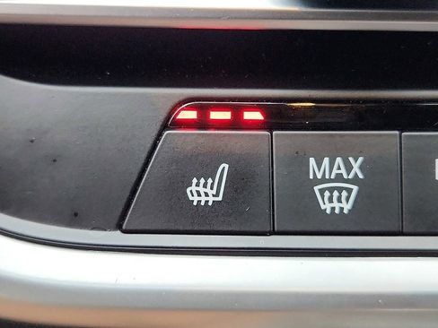 Used 2023 BMW X6 xDrive40i w/ M Sport Package image 24