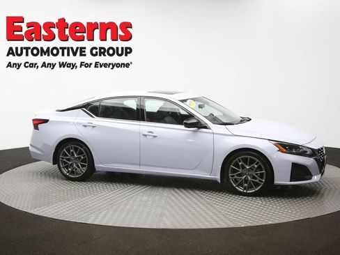 Used 2023 Nissan Altima 2.0 SR FWD image 48