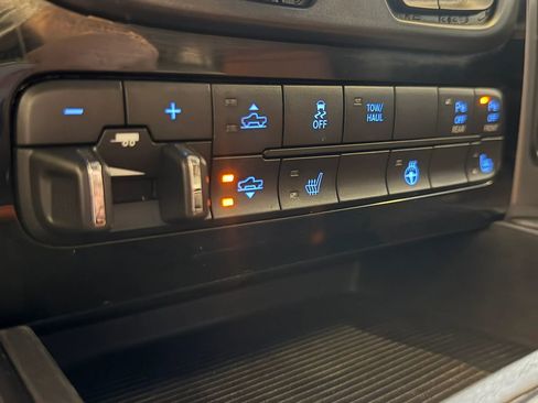 Used 2015 RAM 1500 Sport w/ Ignition Orange Sport Package AWD/4WD image 20