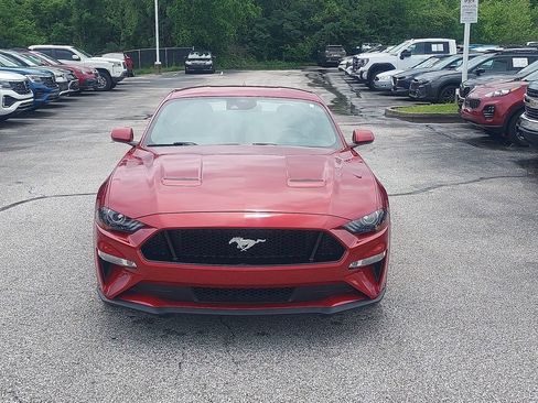 Used 2021 Ford Mustang GT RWD image 2