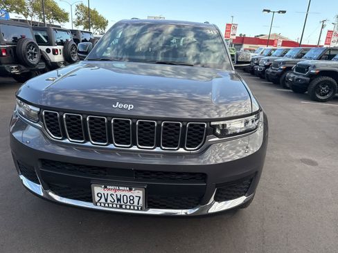 Used 2025 Jeep Grand Cherokee L Laredo RWD image 3