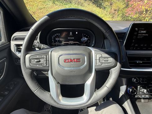 Used 2022 GMC Yukon SLT w/ SLT Premium Package image 27