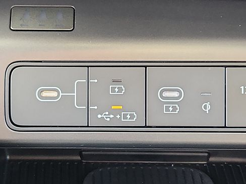 Used 2024 Hyundai Kona Limited AWD/4WD image 24