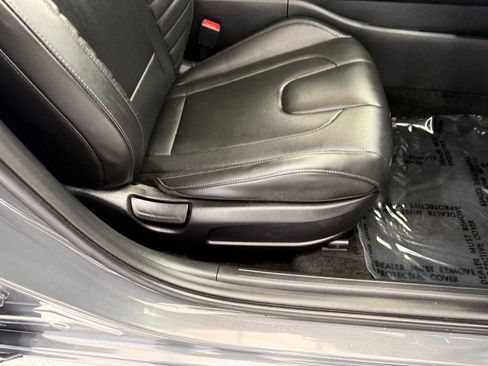 Used 2025 Hyundai Elantra Limited image 20