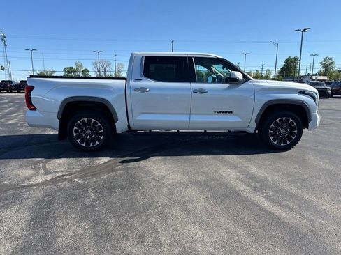 Used 2024 Toyota Tundra Limited AWD/4WD image 9