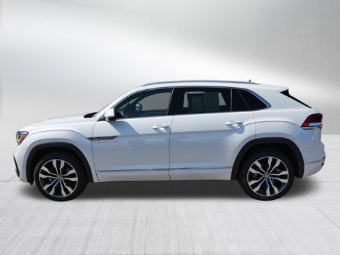 Certified 2022 Volkswagen Atlas Cross Sport SEL Premium R-Line image 4
