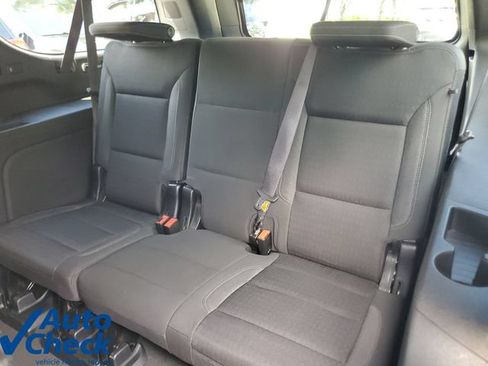 Used 2023 Chevrolet Suburban LS RWD image 11