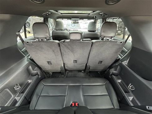 Used 2022 Ford Explorer ST image 15