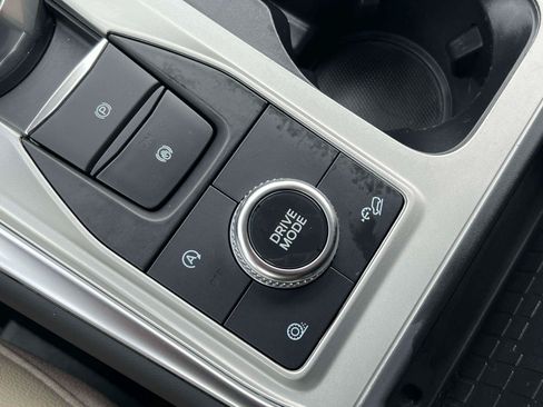 Used 2023 Ford Explorer Limited w/ Limited Technology Package AWD/4WD image 12