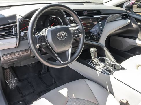 Used 2020 Toyota Camry XSE FWD image 5