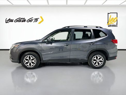 Used 2023 Subaru Forester Premium AWD/4WD image 9