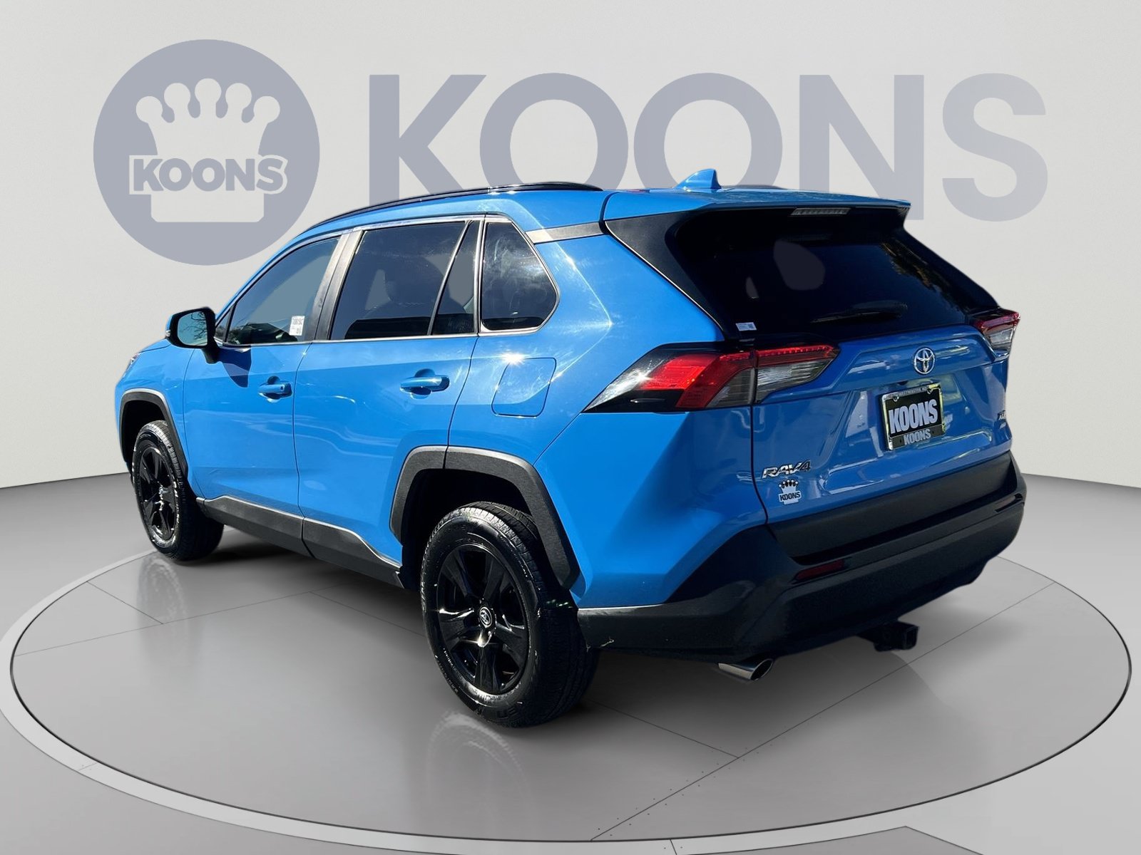 Used 2021 Toyota RAV4 XLE AWD/4WD image 4