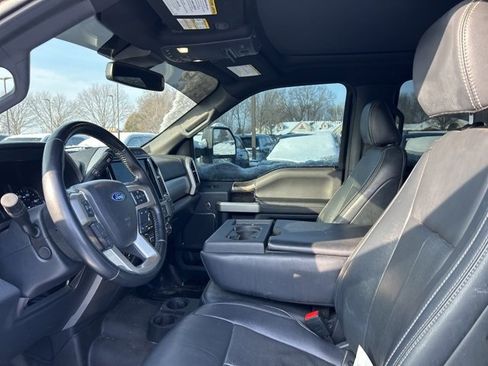 Used 2022 Ford F350 Lariat w/ Black Appearance Package image 11