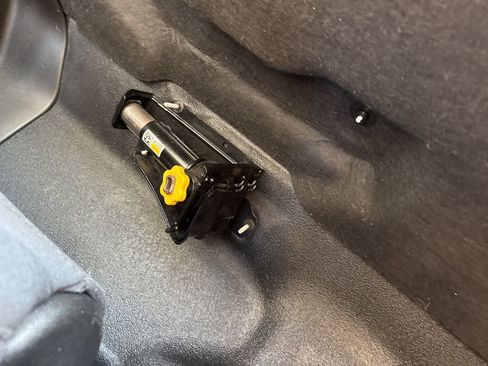 Used 2025 Chevrolet Silverado 1500 W/T image 31