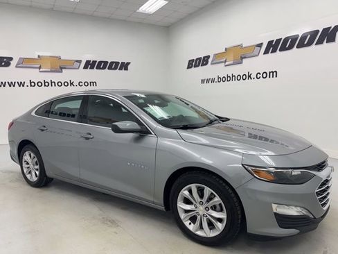 Used 2025 Chevrolet Malibu LT image 3