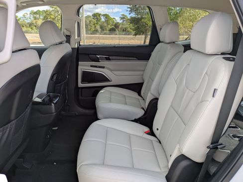 New 2025 Kia Telluride EX image 17