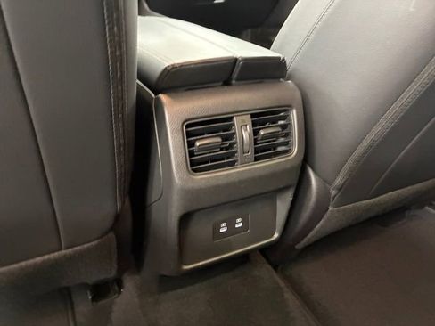 Used 2024 Nissan Rogue SL AWD/4WD image 19