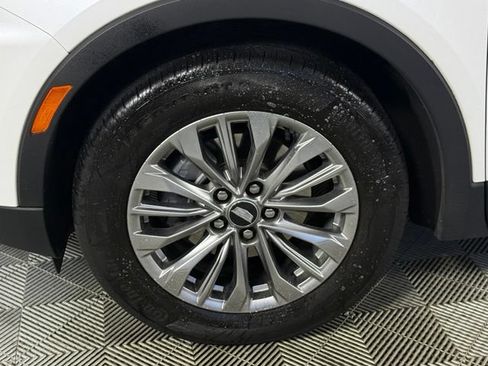 Certified 2025 Cadillac XT4 Premium Luxury w/ Technology Package FWD image 13