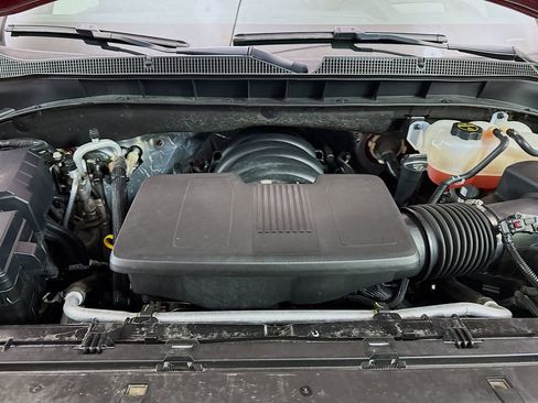 Used 2024 Chevrolet Suburban Premier image 33