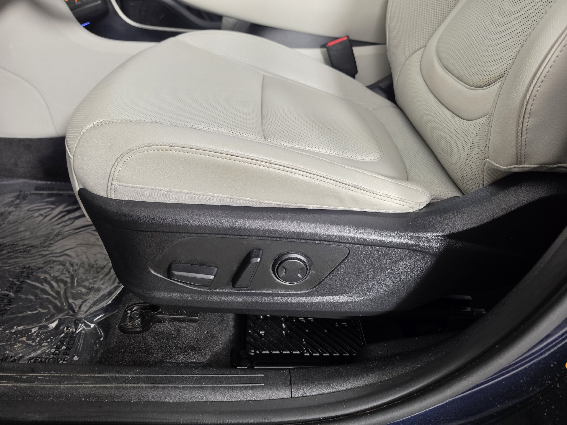 Used 2025 Hyundai Tucson Limited AWD/4WD image 4