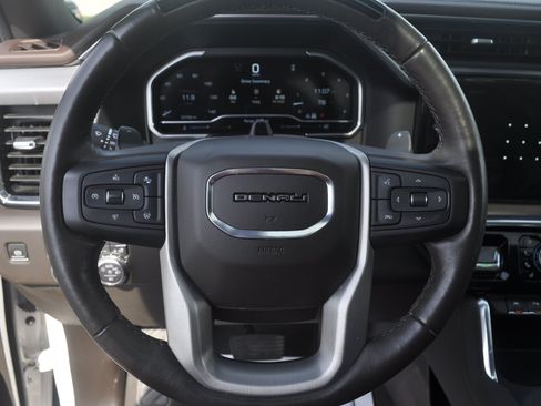 Used 2023 GMC Sierra 1500 Denali AWD/4WD image 18