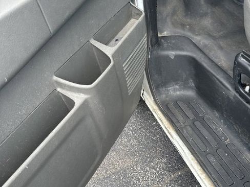 Used 2018 Chevrolet Express 2500 image 39