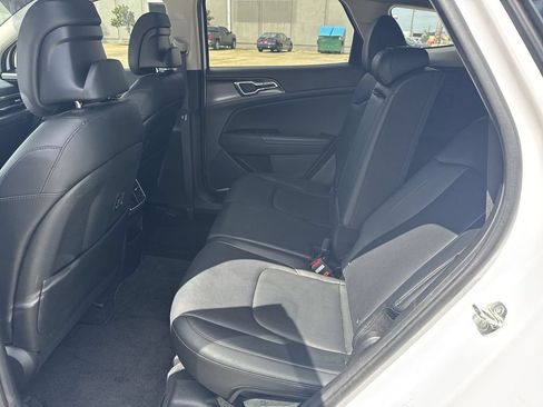 Used 2024 Kia Sportage EX FWD image 29