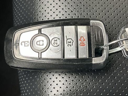 Used 2024 Ford Expedition XLT image 31