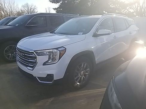 Certified 2024 GMC Terrain SLT image 13