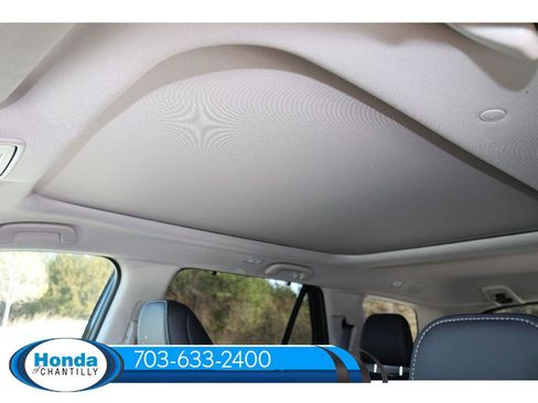 New 2025 Honda Pilot Touring image 21