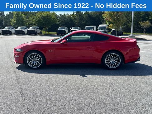 Used 2018 Ford Mustang GT RWD image 4
