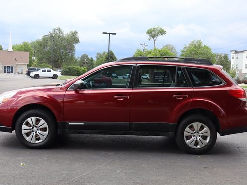 Used 2011 Subaru Outback 2.5i AWD/4WD image 9