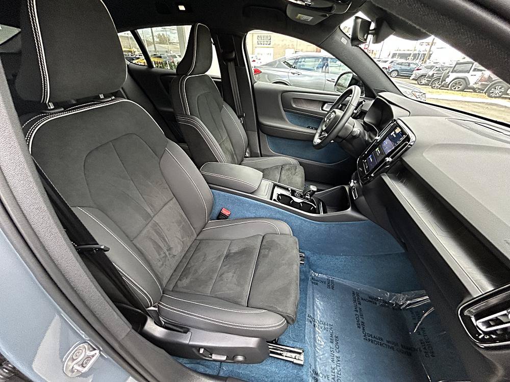 Used 2023 Volvo C40 P8 Recharge Ultimate AWD/4WD image 5