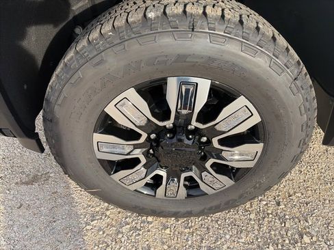 New 2026 GMC Sierra 2500 Denali w/ Denali Reserve Package image 10