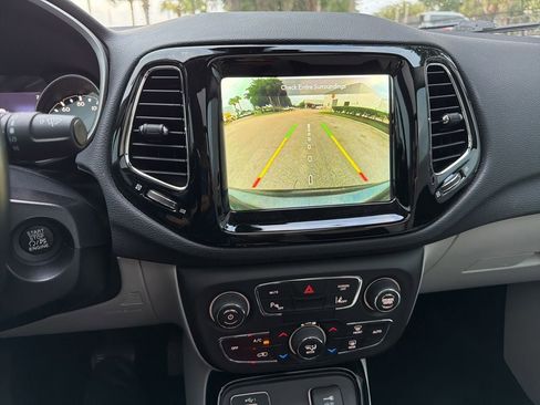 Used 2021 Jeep Compass Limited w/ Sun and Sound Group FWD image 11