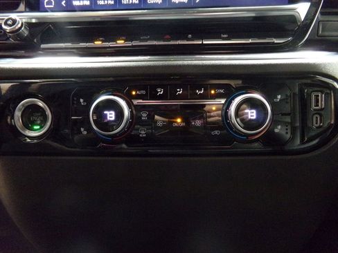 Used 2024 GMC Sierra 1500 SLT image 19