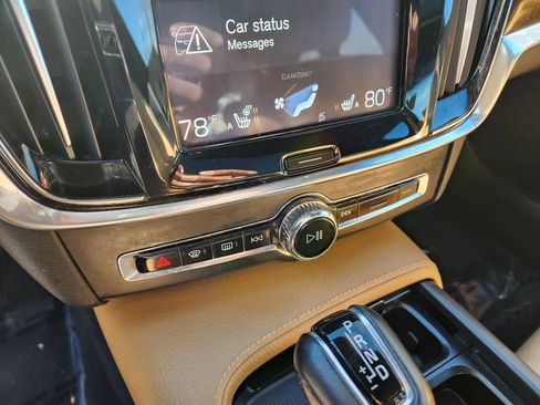 Used 2019 Volvo S90 T6 Momentum image 27