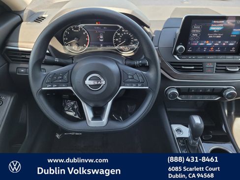 Used 2024 Nissan Altima 2.5 SV image 12