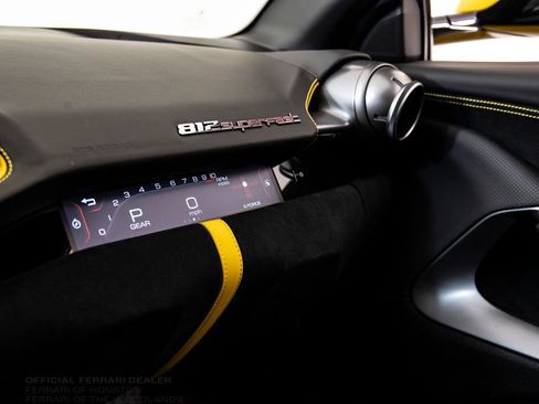 Used 2019 Ferrari 812 Superfast RWD image 17