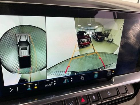 Used 2025 Chevrolet Silverado 2500 LTZ w/ LTZ Convenience Package image 14