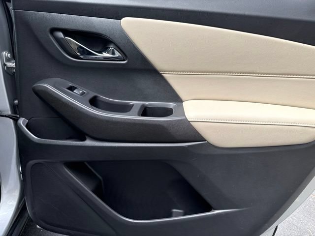 Used 2022 Chevrolet Traverse LS FWD image 26