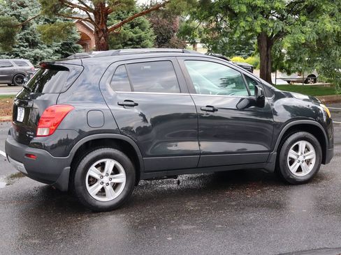Used 2015 Chevrolet Trax LT w/ LT Sun and Sound Package AWD/4WD image 4