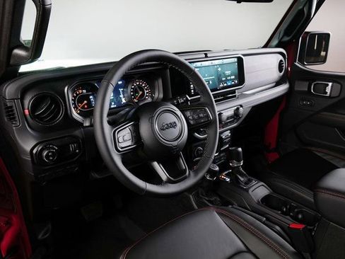 Used 2025 Jeep Gladiator Rubicon w/ Convenience Group image 17