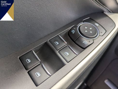 Used 2023 Ford Explorer XLT w/ Equipment Group 202A RWD image 30