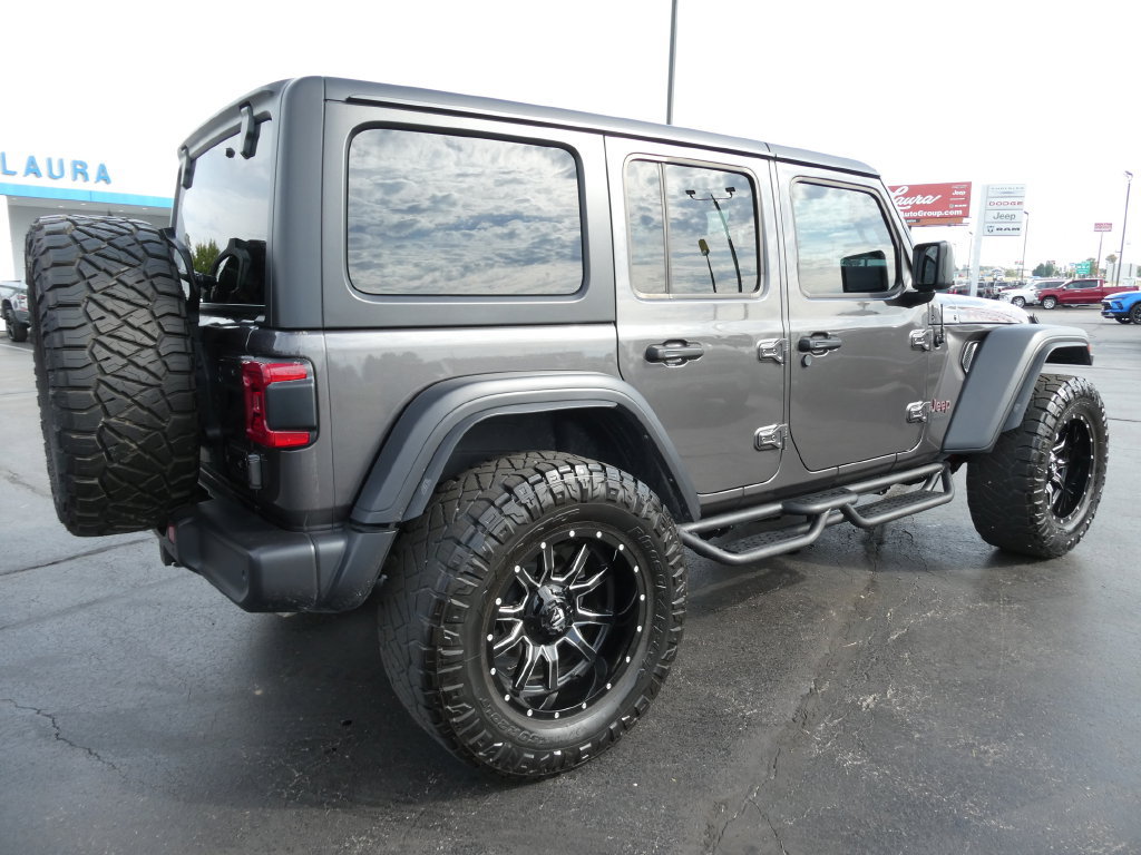 Used 2022 Jeep Wrangler Unlimited Rubicon w/ LED Lighting Group AWD/4WD image 5