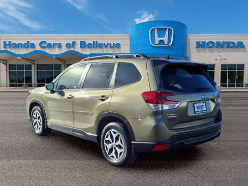 Used 2024 Subaru Forester Premium image 3