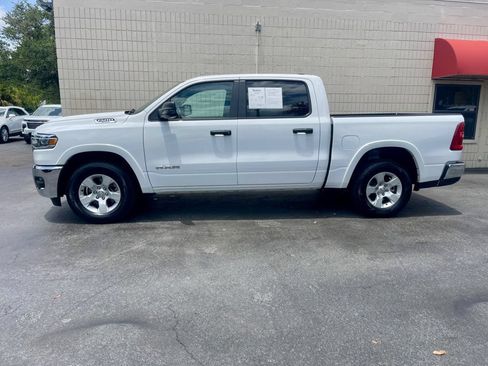 Used 2025 RAM 1500 Big Horn AWD/4WD image 2